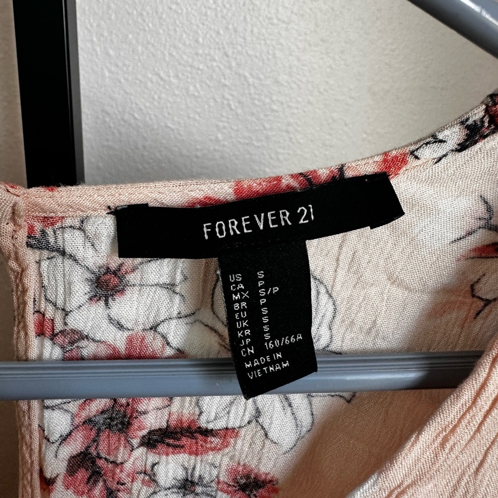 Forever 21 size small romper - Picture 2 of 3
